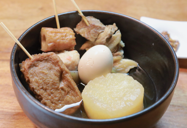 ＜蕎麦出汁のおでん＞